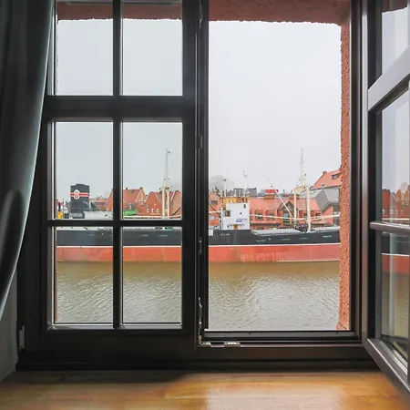 Motlawa Old Town Daire Gdansk